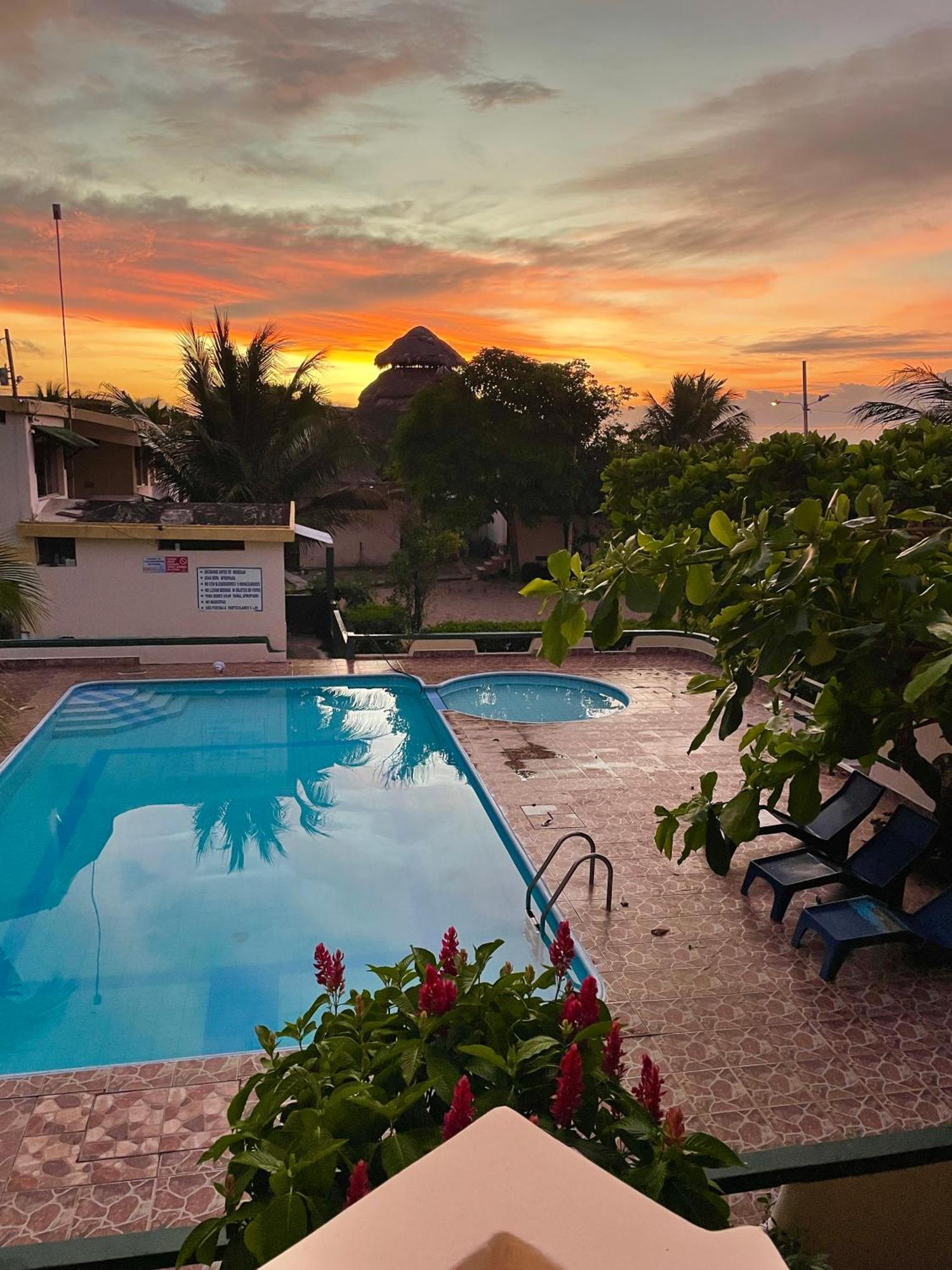 Hostal La Tolita Atacames Ngoại thất bức ảnh